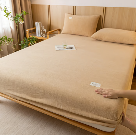 Milk Velvet Fleece Bedding Set with Fitted Sheet and 2 Pillowcases