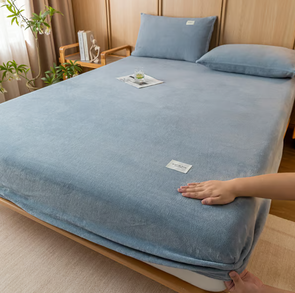Milk Velvet Fleece Bedding Set with Fitted Sheet and 2 Pillowcases