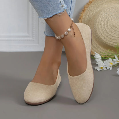 Minimalist Slip-On Flats – Lightweight & Comfortable