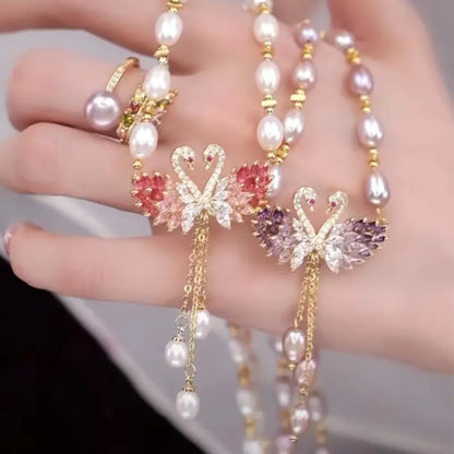 Women’s Freshwater Pearl Swan Pendant Necklace