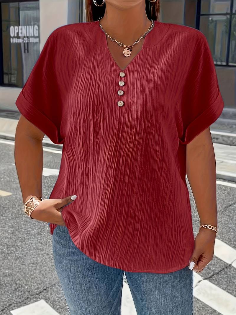 Women’s Plus Size Textured V-Neck Button Detail Short Sleeve Top