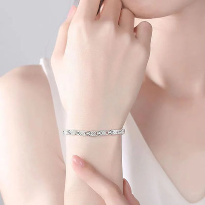 Women’s Elegant Silver Bracelet
