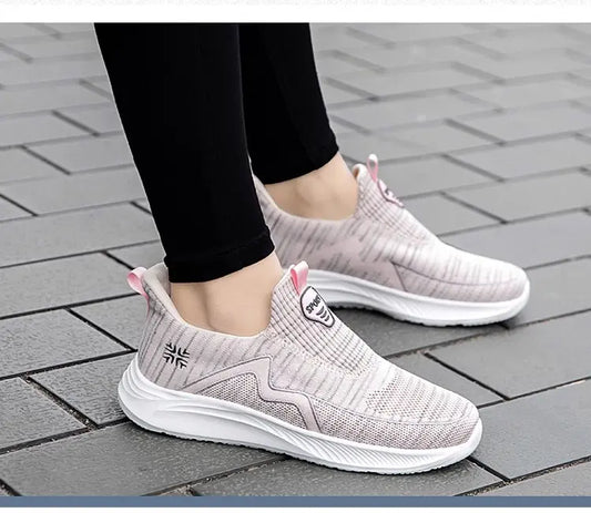 2024 new fashion women's sneakers breathable soft sole non-slip and stain-resistant