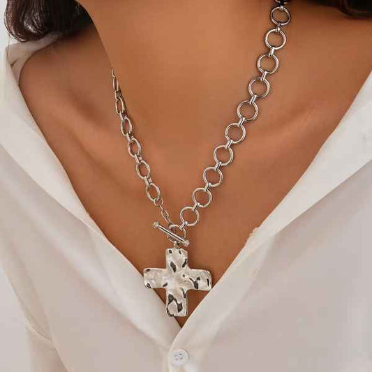 Women’s Hammered Cross Pendant Necklace