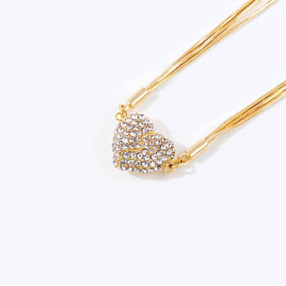 Women’s Magnetic Heart Pendant Clavicle Necklace