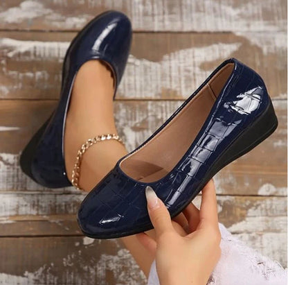 Women's Lightweight Leather-Look Shoes