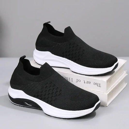new soft sole sports shoes