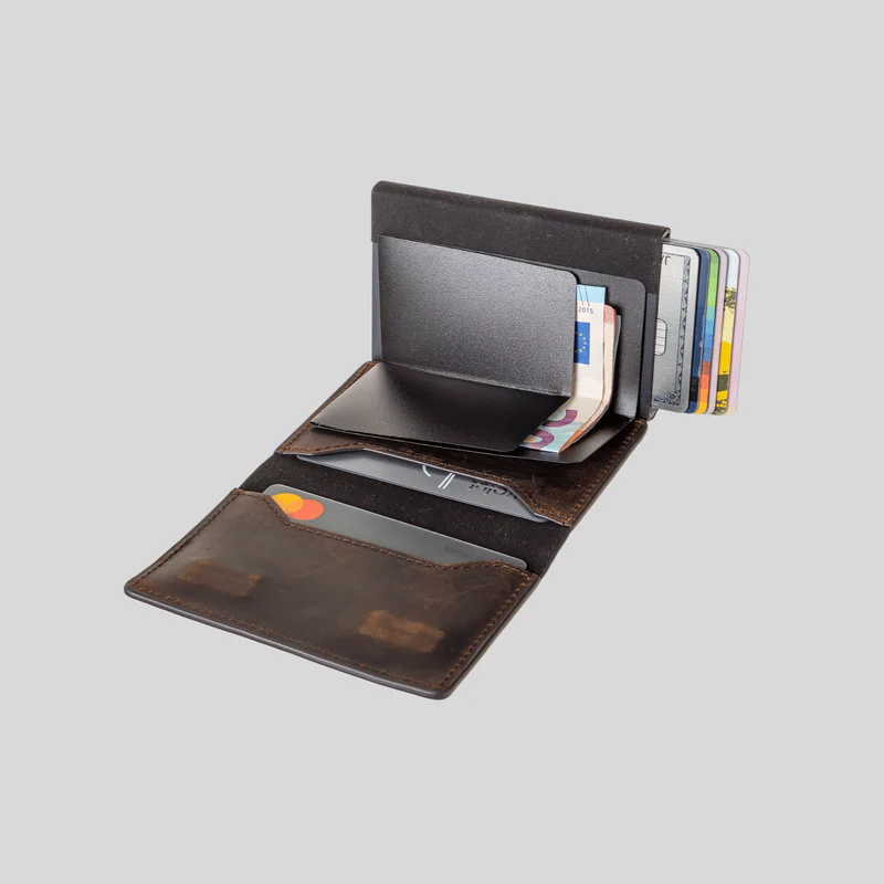 Men’s Slim Leather & Carbon Fibre Anti-Theft Wallet