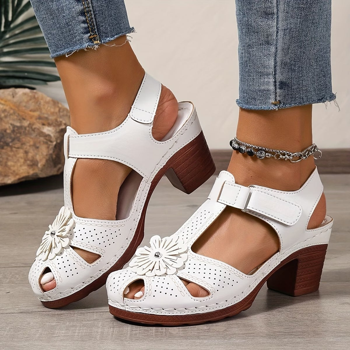 Women’s Floral Cut-Out Chunky Heel Comfort Sandals