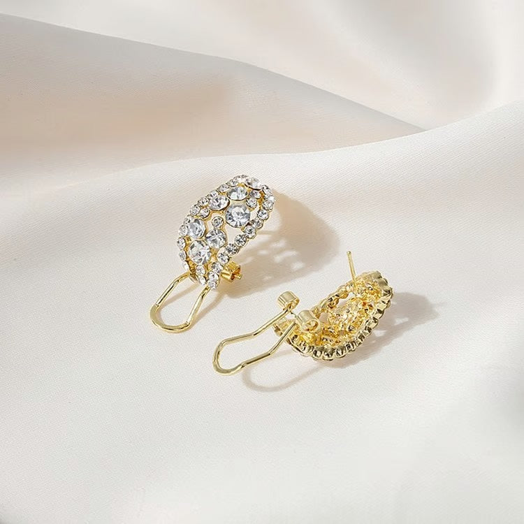 Elegant Oval Hoop Earrings