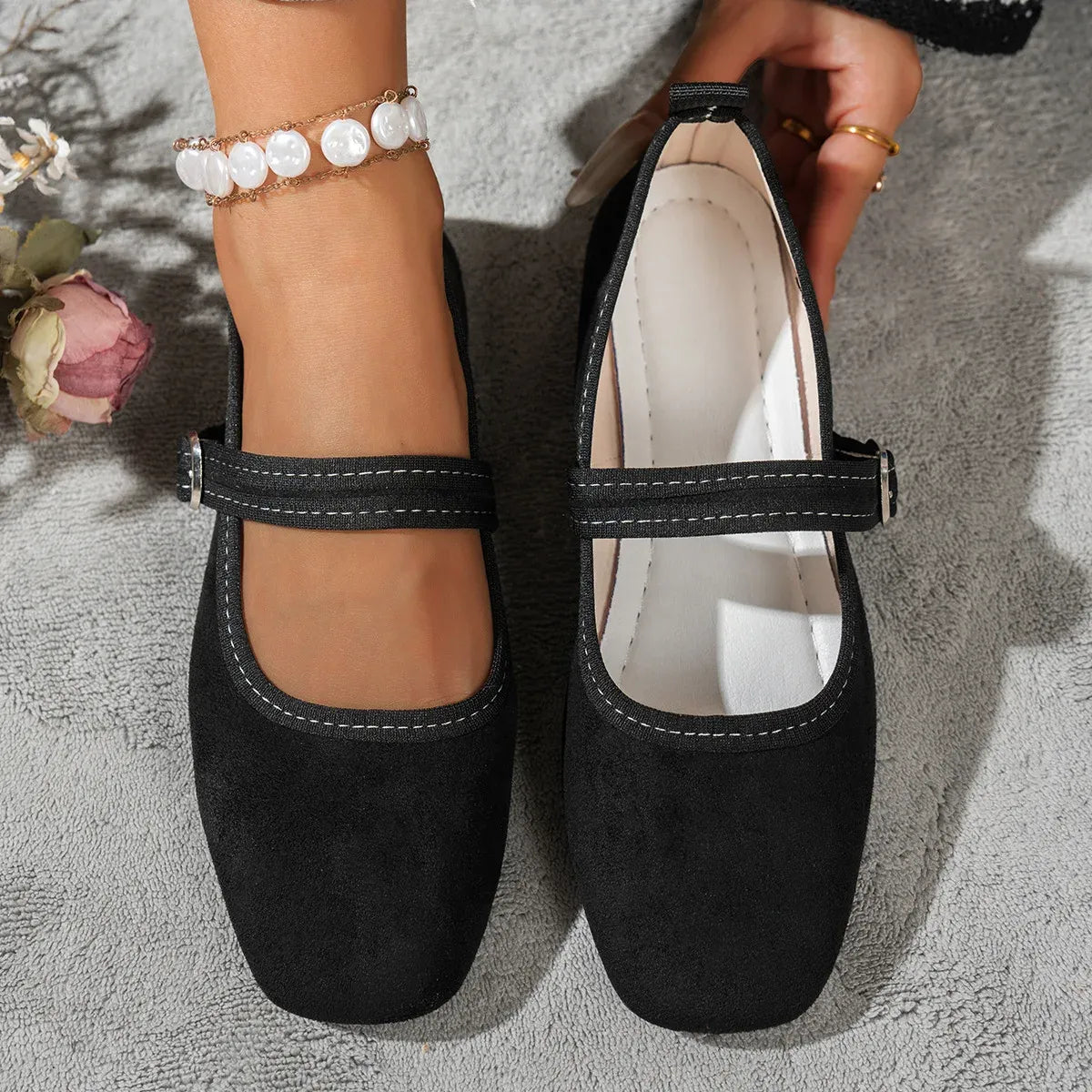 Women’s Retro Mary Jane Buckle Strap Flats