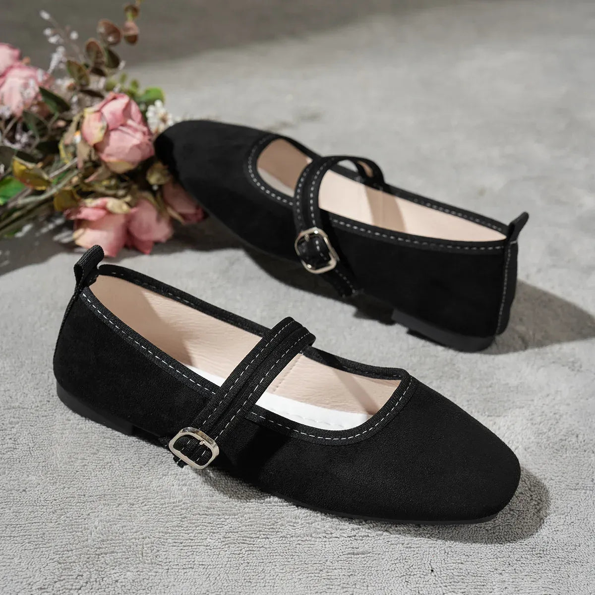 Women’s Retro Mary Jane Buckle Strap Flats