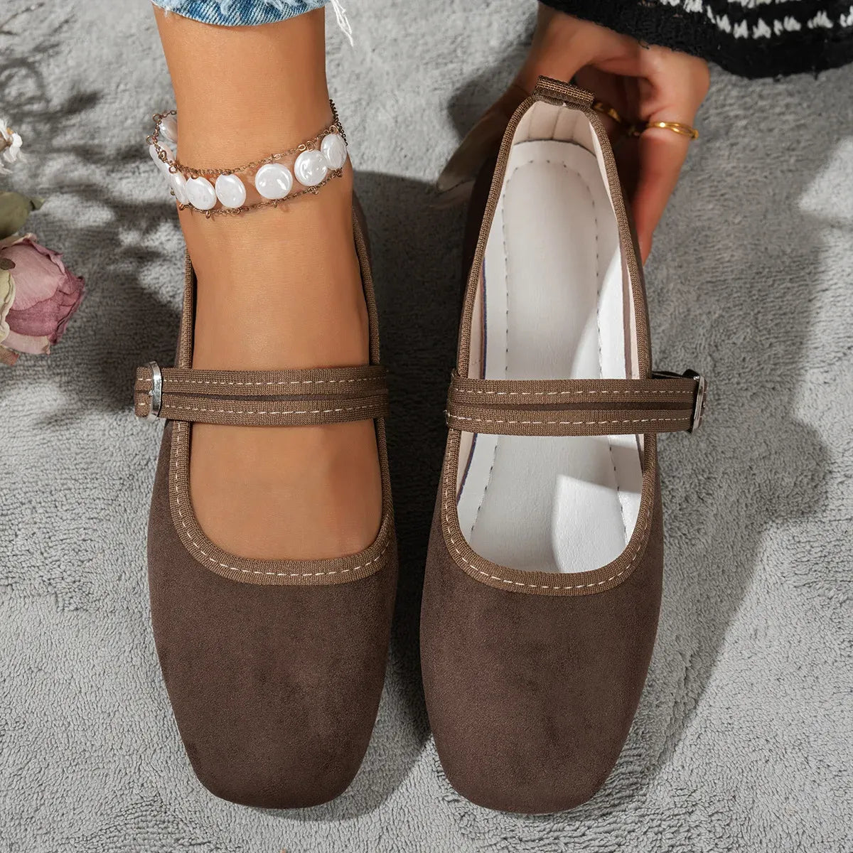 Women’s Retro Mary Jane Buckle Strap Flats