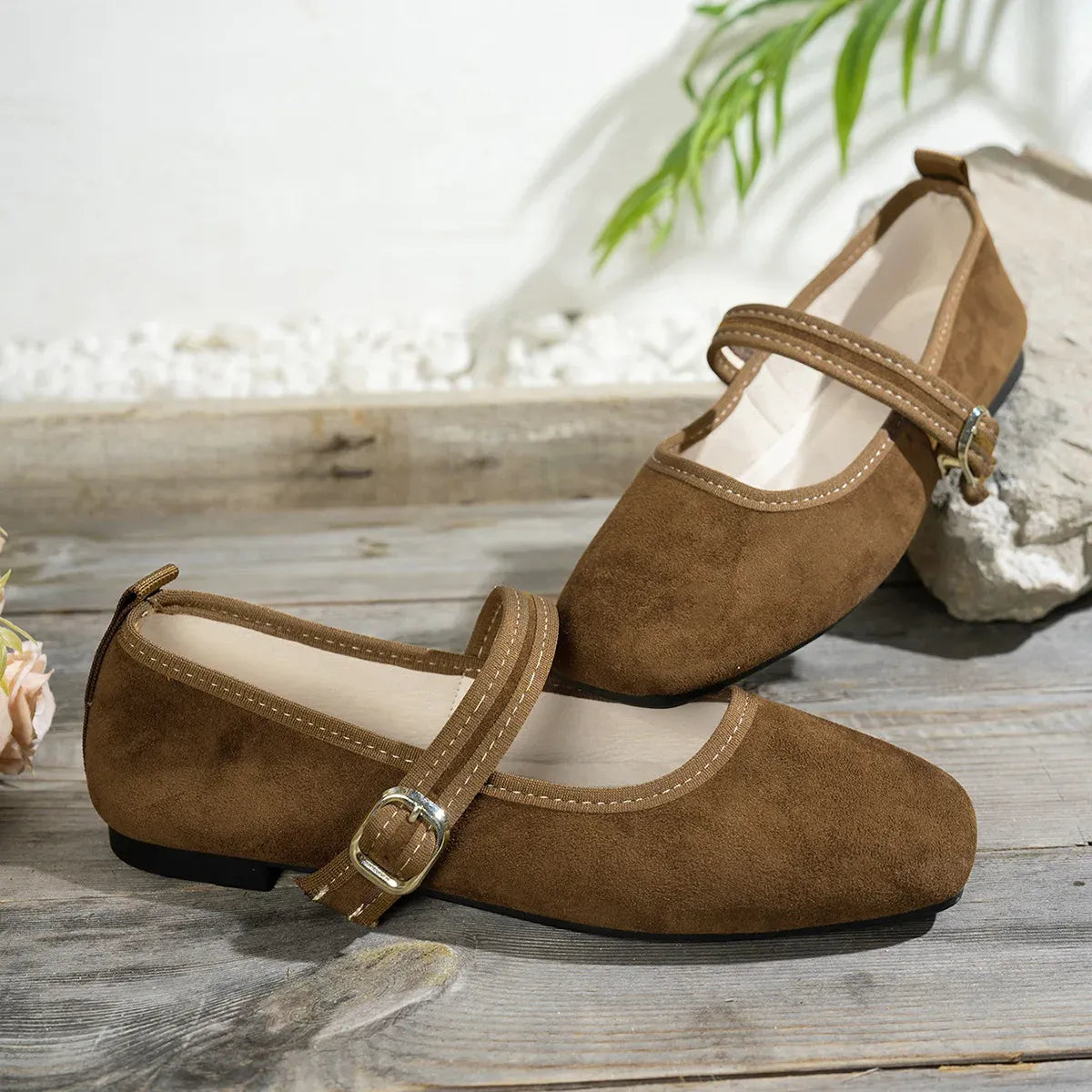 Women’s Retro Mary Jane Buckle Strap Flats