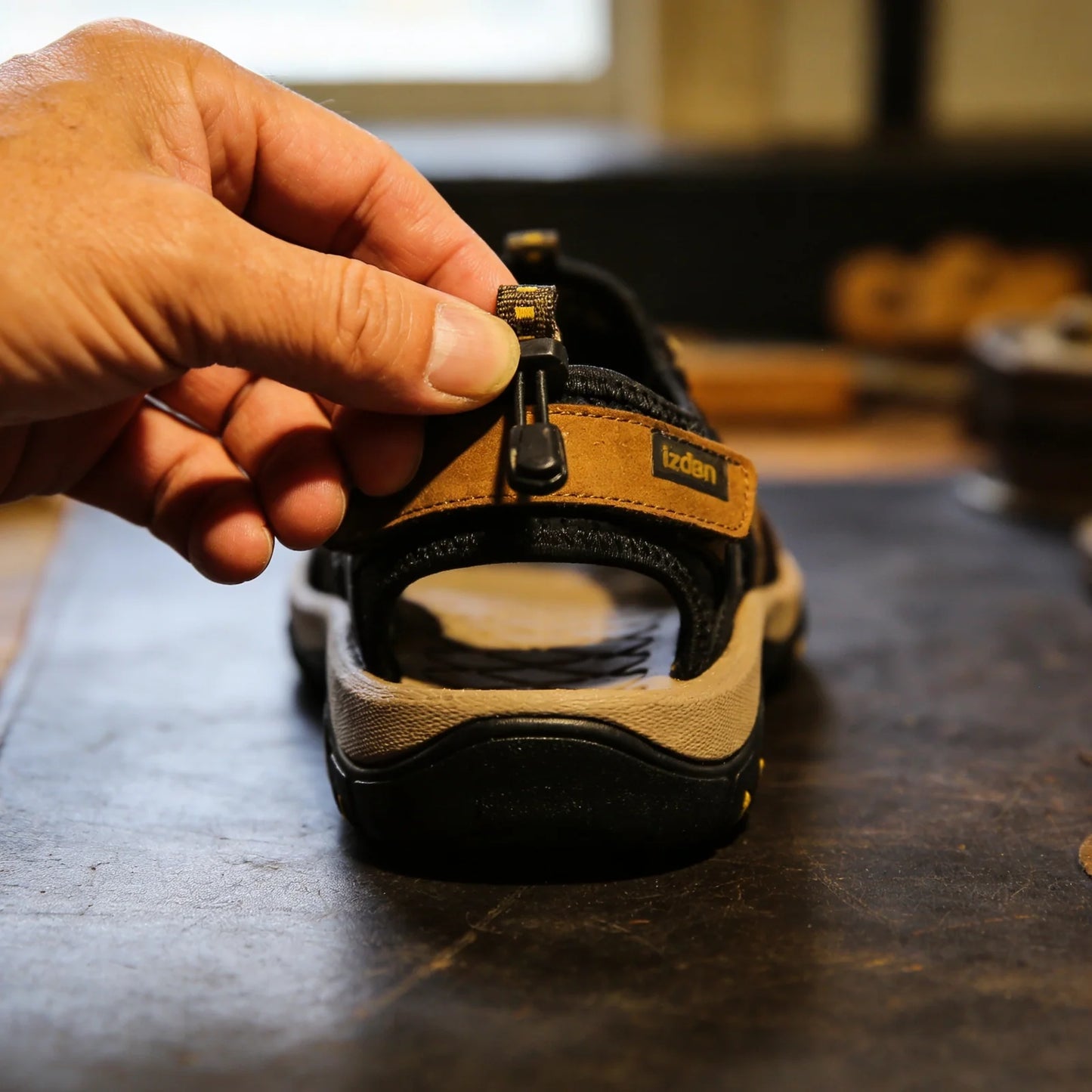 Men’s Closed-Toe Outdoor Sandals