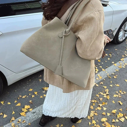 Women's Fashionable Shoulder Bag in Faux Suede