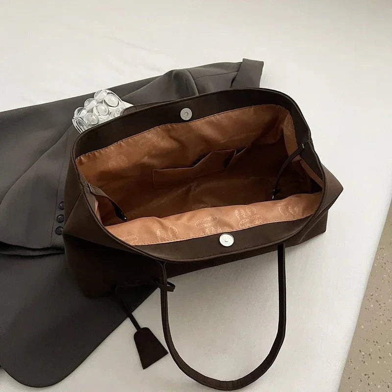 Women's Fashionable Shoulder Bag in Faux Suede