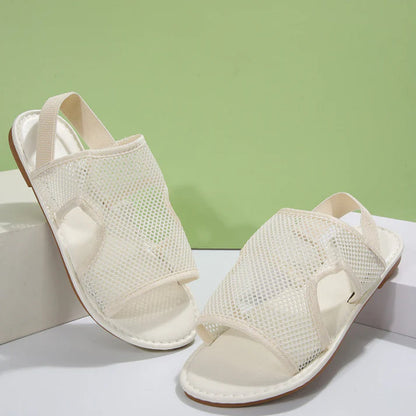 Flat, breathable mesh sandals for beach wear👡