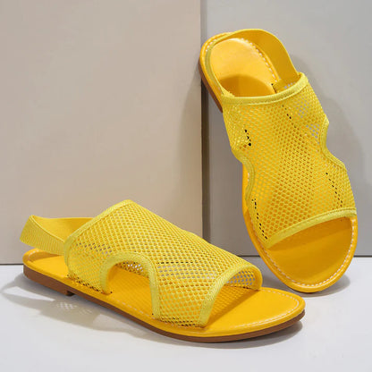 Flat, breathable mesh sandals for beach wear👡