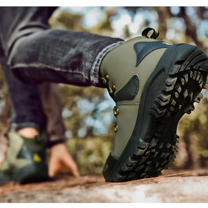 Outdoor hiking boots: shock-absorbing and non-slip