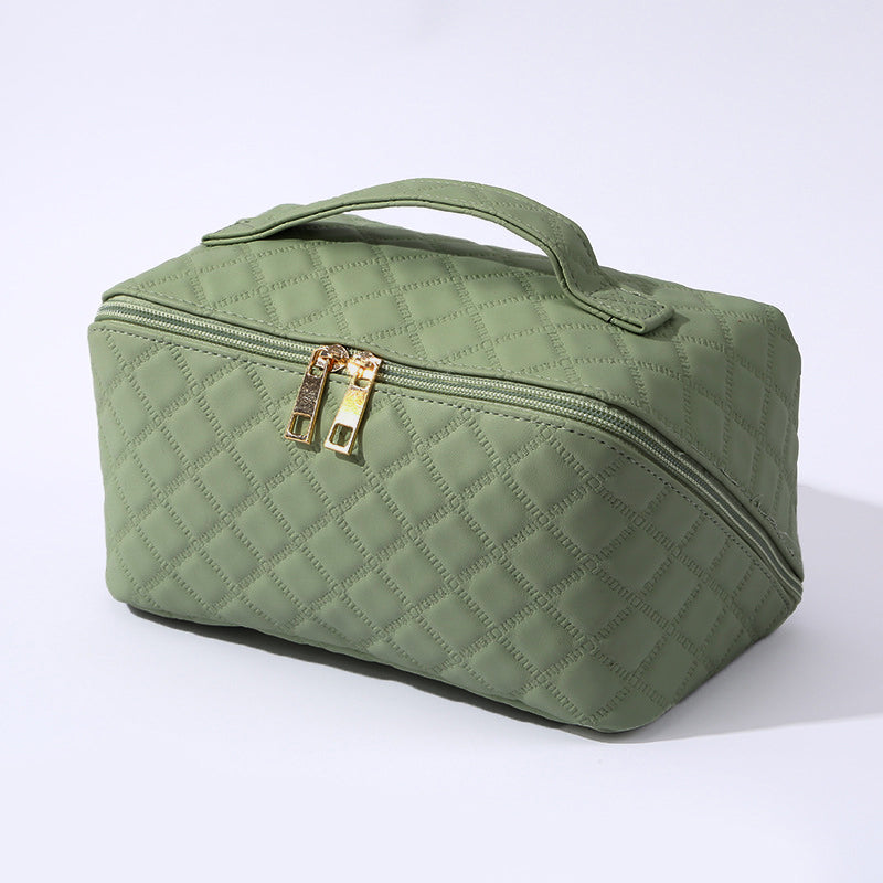 Large Capacity Quilted Makeup Travel Bag