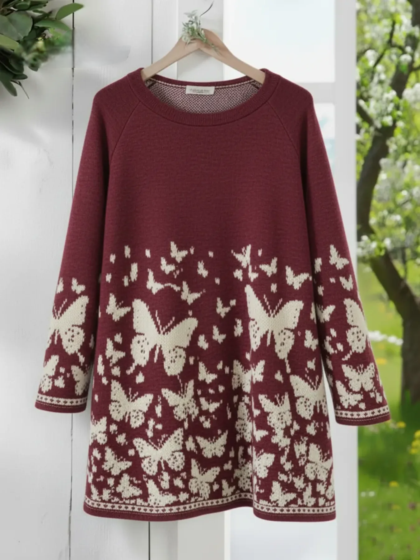 Women’s Butterfly Print Over-Hip Crew Neck Loose Sweatshirt