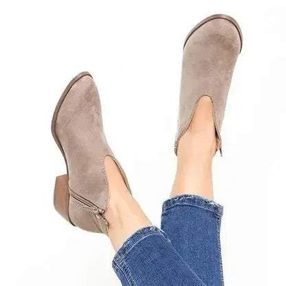 Sexy, robust V-cut boots with zipper for women