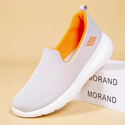 Lightweight Soft-soled Flyknit Walking Shoes